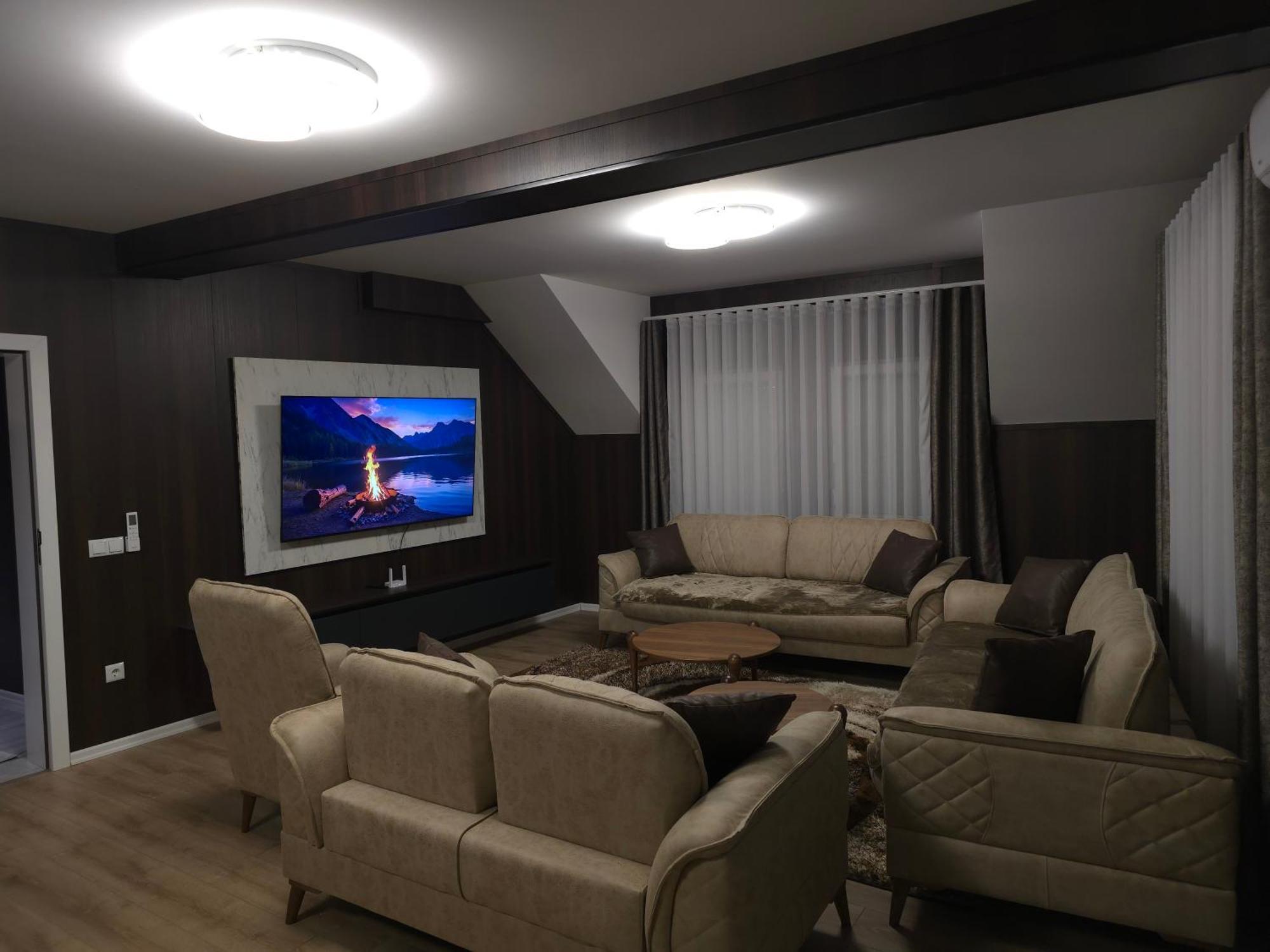Ipet Apartamenti Me Qera คอซอฟสคา มิโตรวิซา ภายนอก รูปภาพ